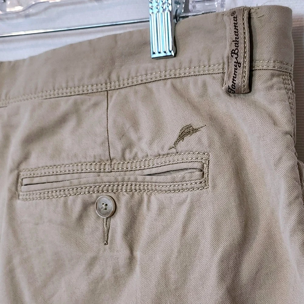 TOMMY BAHAMA CASUAL‎ GOLF SHORTS MENS 38 TAN COTTON TENCEL